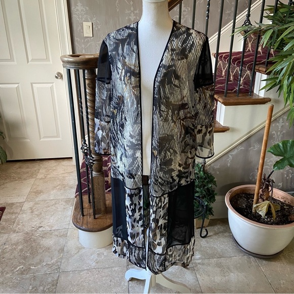 Chico's Travelers Sheer Long Cardigan Duster Size L Animal Print Lightweight - Picture 11 of 12